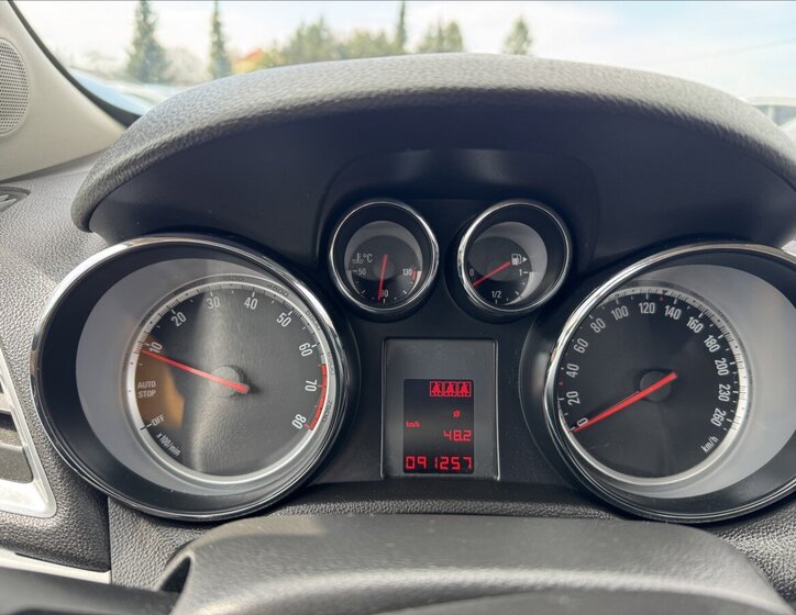 Opel Mokka SUV / Terénní 1,6 l 85 kw