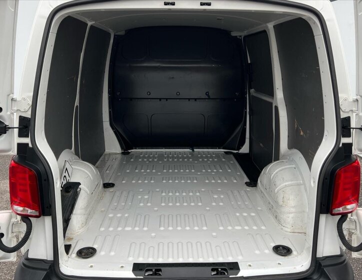 Volkswagen Transporter Skříň 2,0 l 110 kw