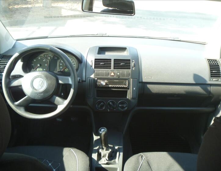 Volkswagen Polo 13