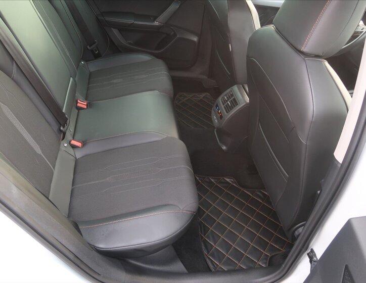 Cupra Formentor SUV / Terénní 2,0 l 140 kw