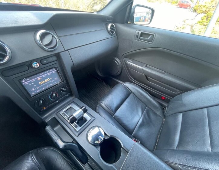 Ford Mustang Kabriolet 4,0 l 157 kw