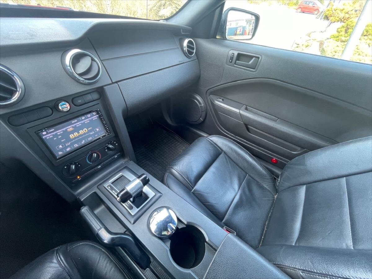 Ford Mustang Kabriolet 4,0 l 157 kw