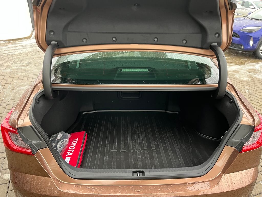 Toyota Camry Sedan 2,5 l 137 kw