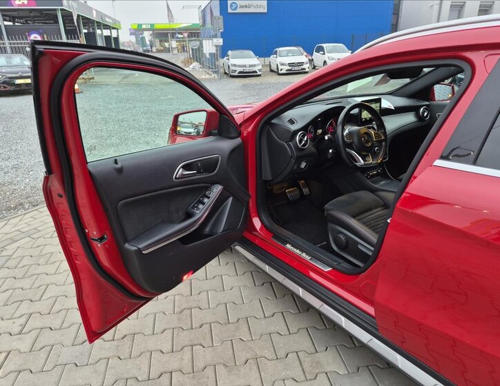 Mercedes-Benz GLA SUV 1,6 l 115 kw