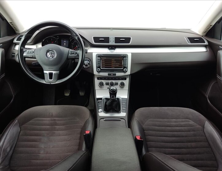 Volkswagen Passat Sedan / Limuzína 2,0 l 130 kw