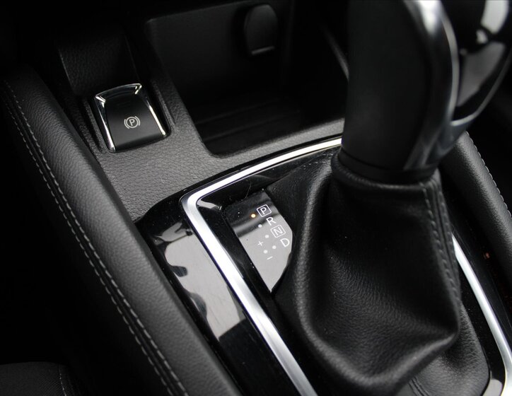 Nissan Qashqai SUV / Terénní 1,2 l 85 kw