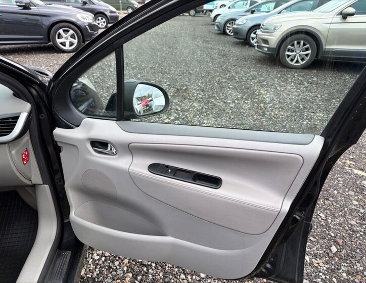 Peugeot 207 18