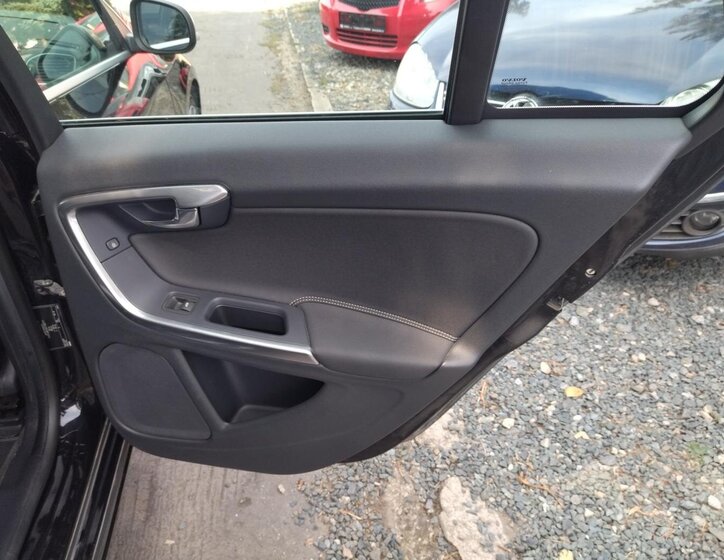 Volvo V60 Kombi 2,0 l 120 kw