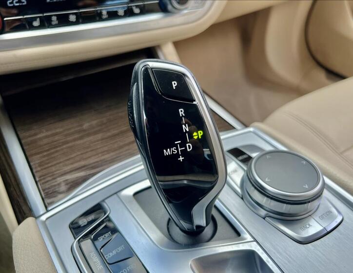 BMW Řada 7 42