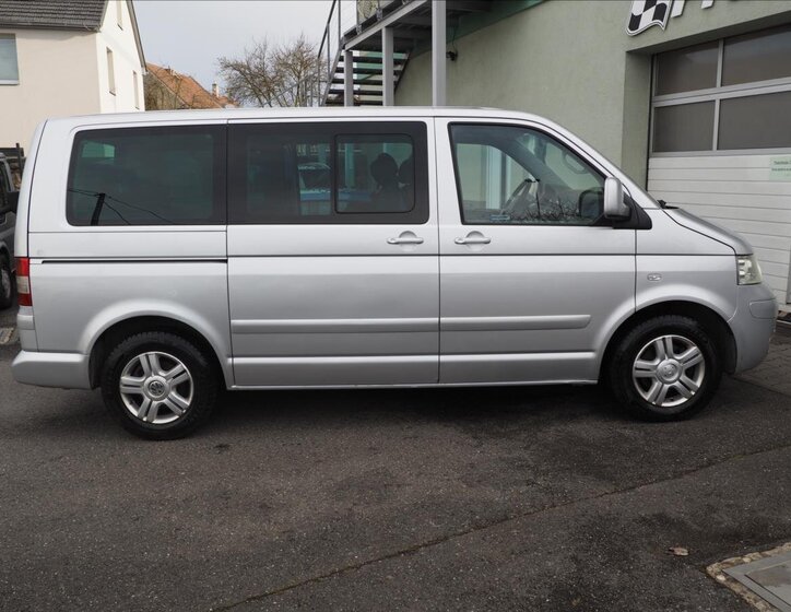 Volkswagen Multivan Kombi 2,5 l 128 kw