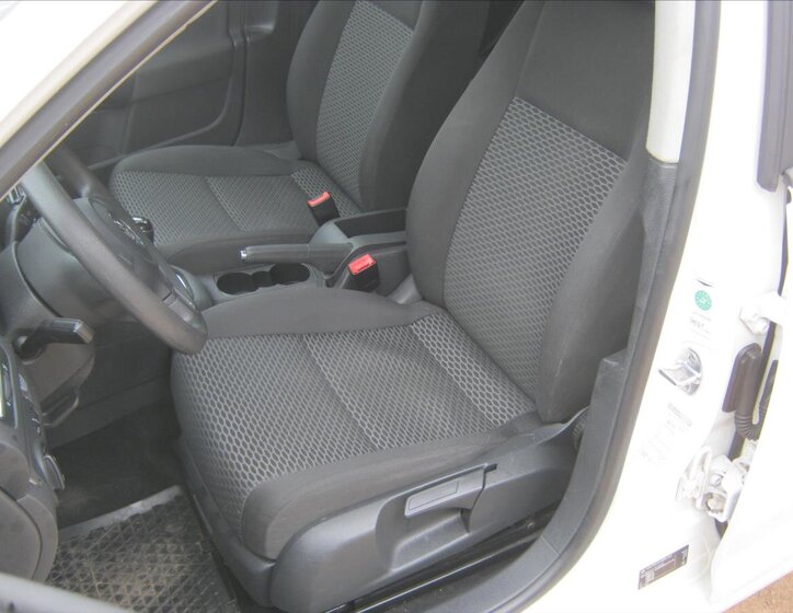 Volkswagen Golf Kombi 1,6 l 77 kw