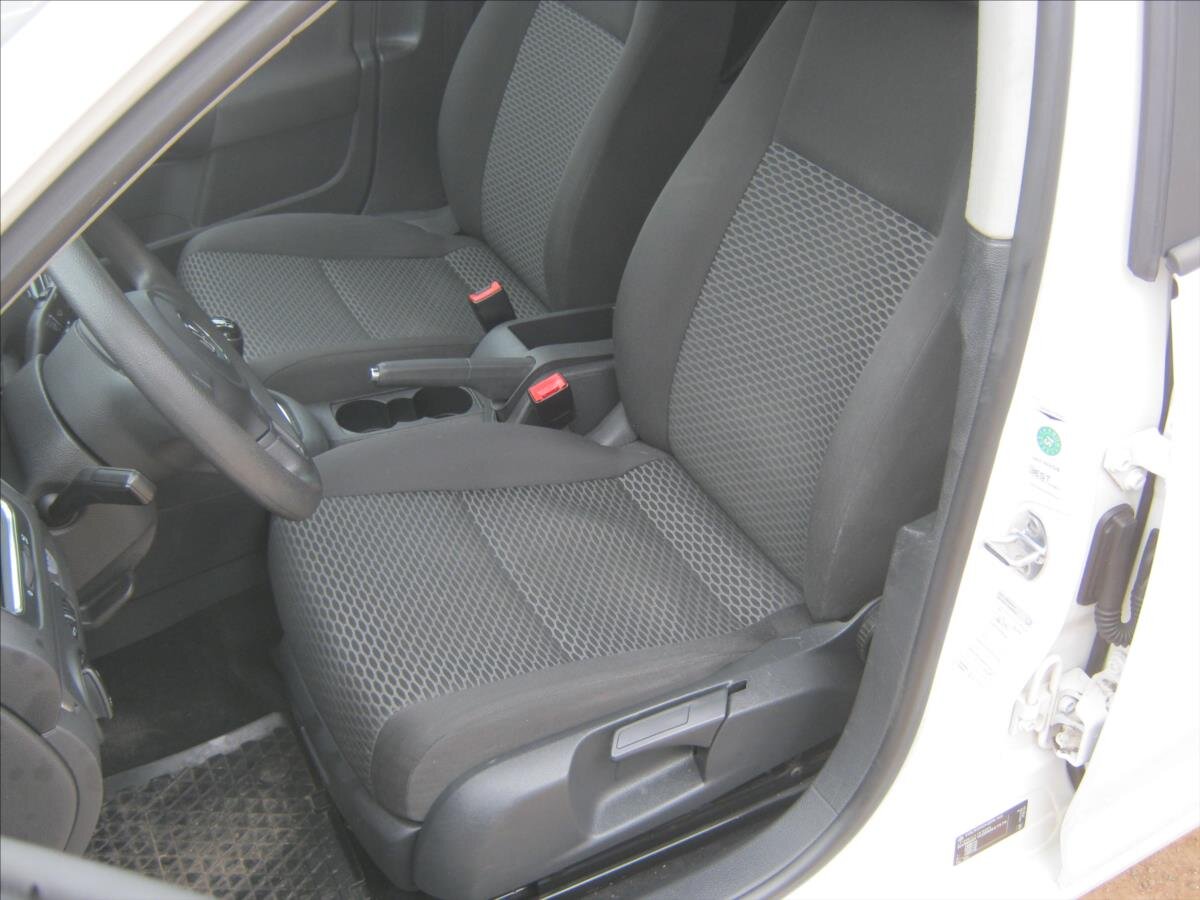 Volkswagen Golf Kombi 1,6 l 77 kw