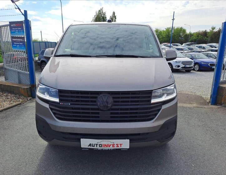 Volkswagen Caravelle 2