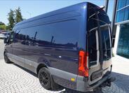Mercedes-Benz Sprinter 4