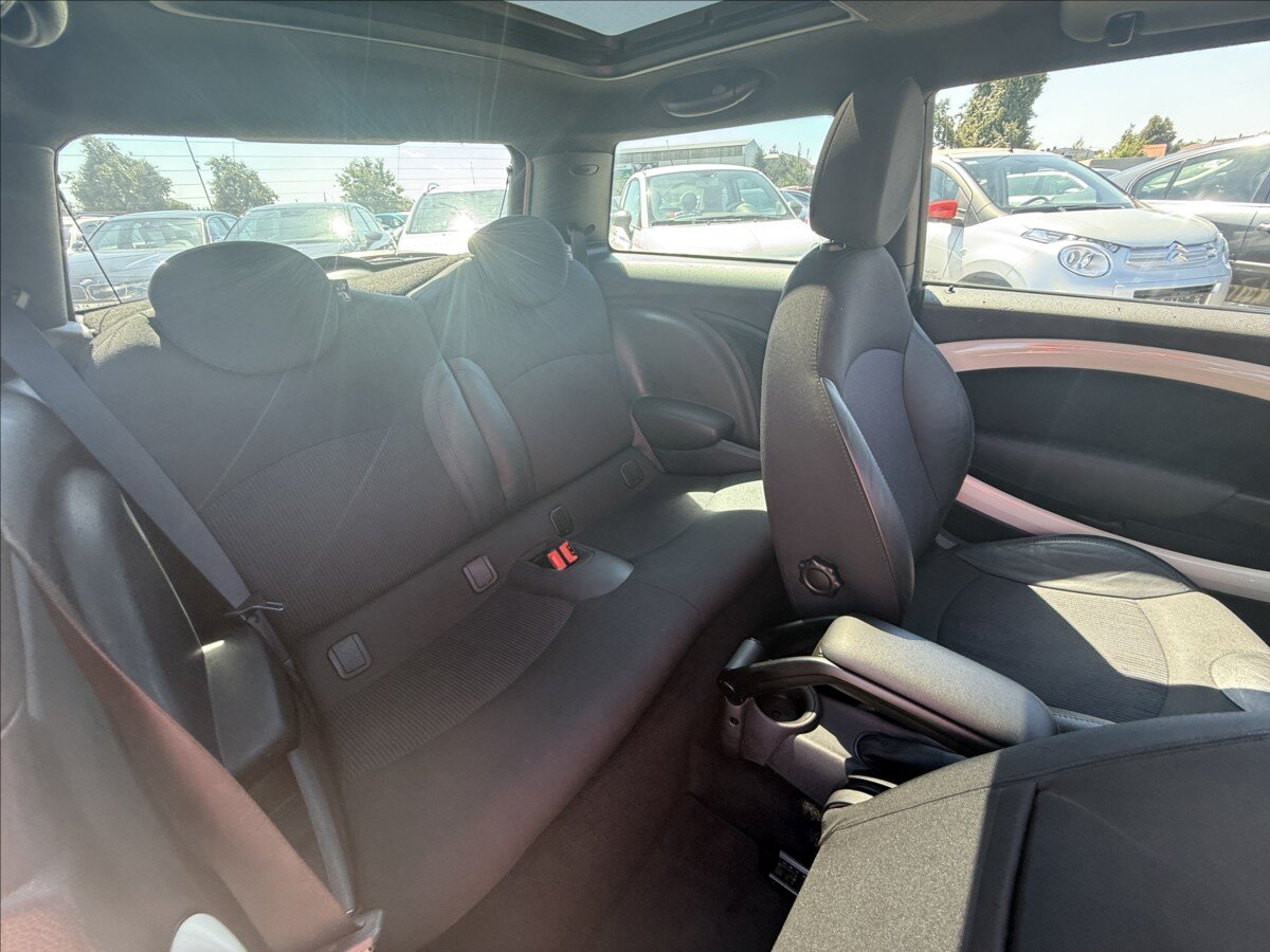 Mini Cooper Hatchback 1,6 l 90 kw
