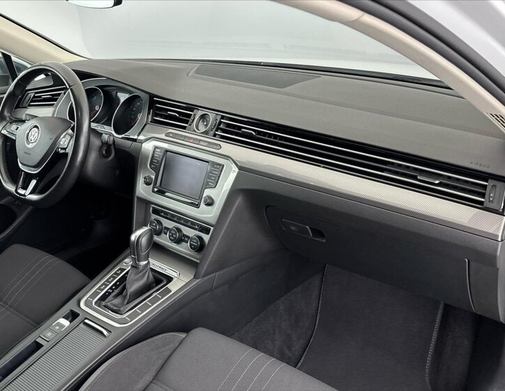 Volkswagen Passat Kombi 2,0 l 140 kw