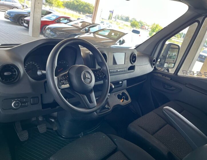 Mercedes-Benz Sprinter 10