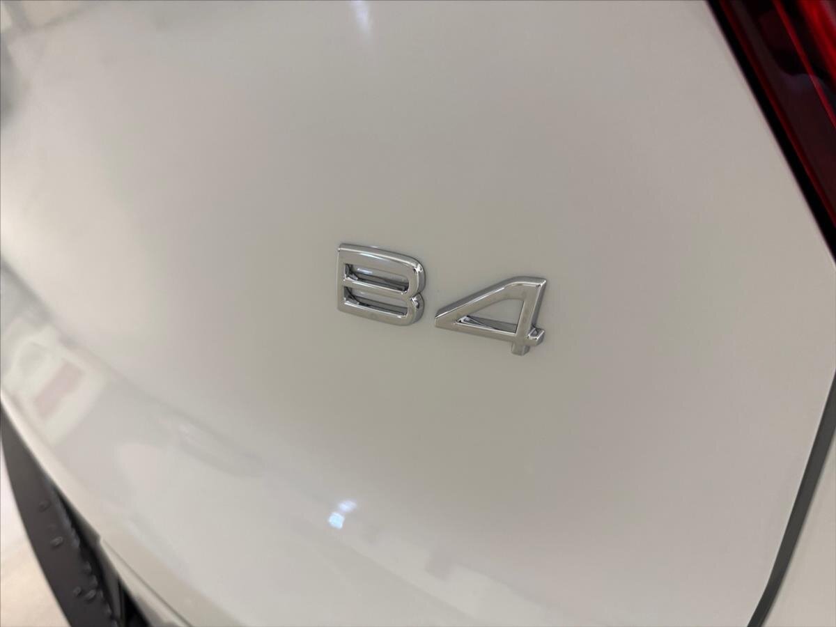 Volvo XC40 SUV / Terénní 2,0 l 120 kw