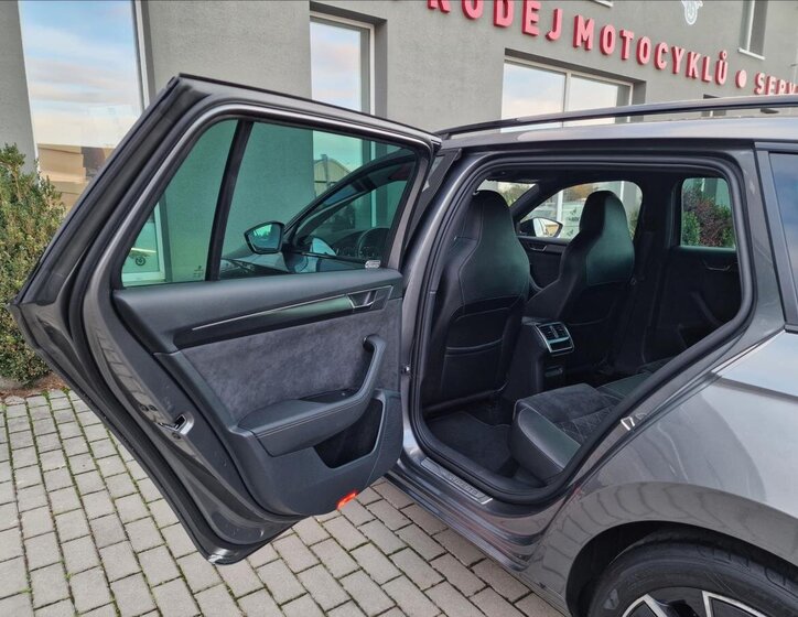 Škoda Superb Kombi 2,0 l 110 kw