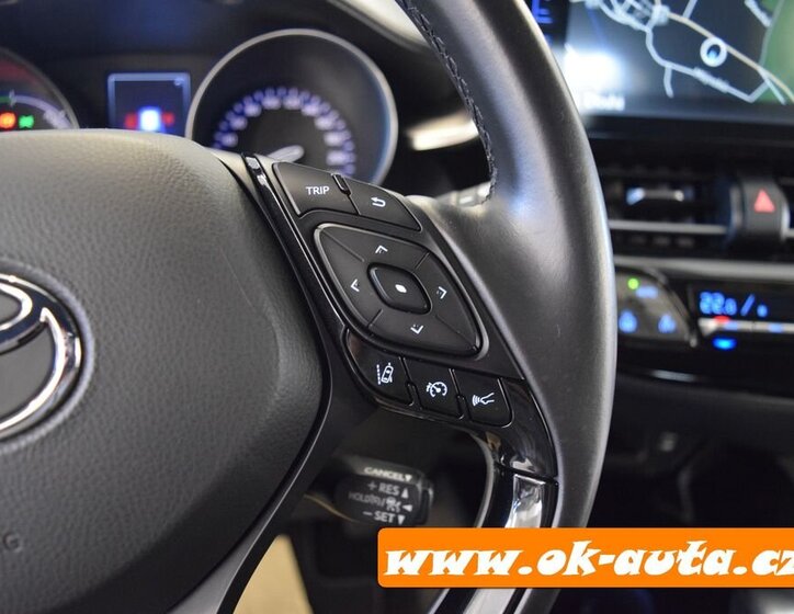 Toyota C-HR Hatchback 1,8 l 0