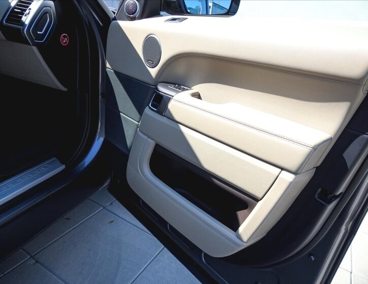 Land Rover Range Rover Sport SUV 4,4 l 250 kw