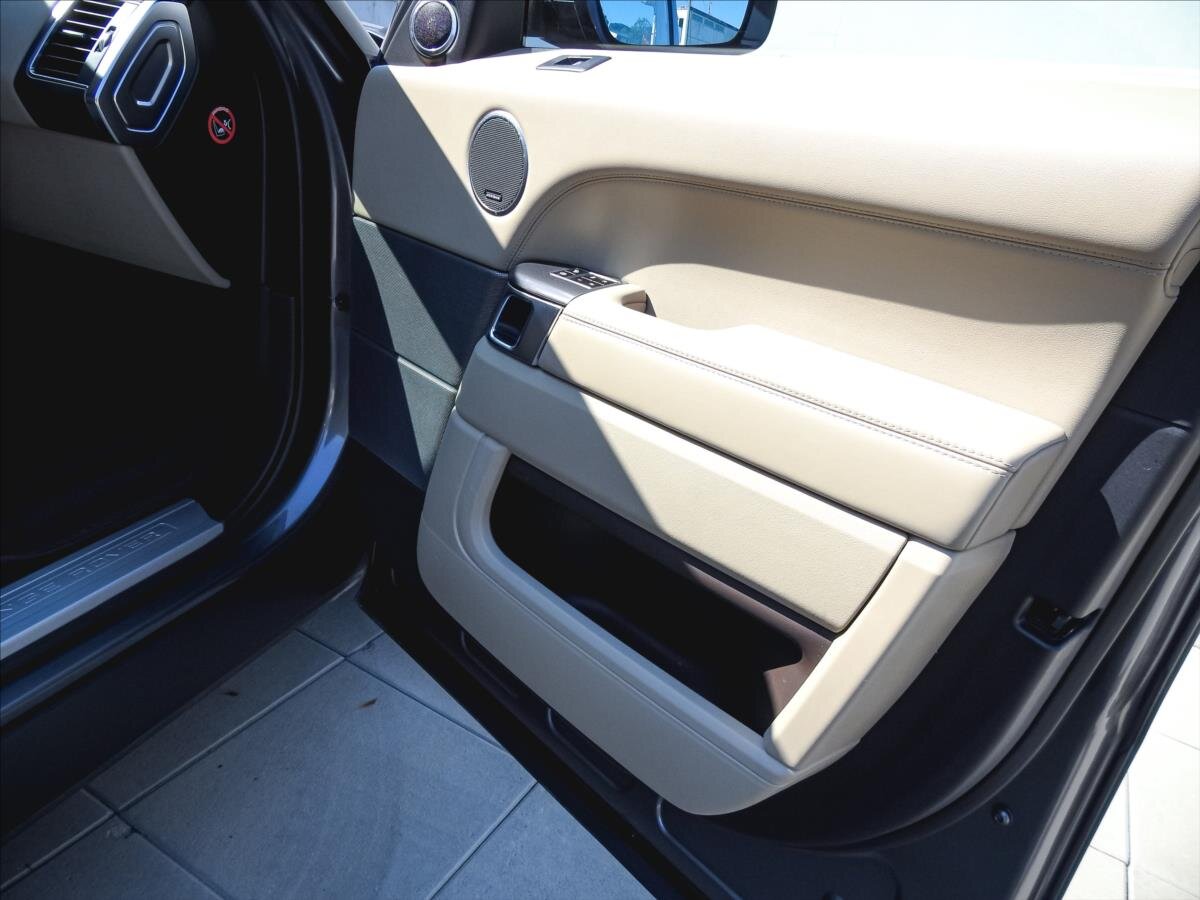 Land Rover Range Rover Sport SUV 4,4 l 250 kw