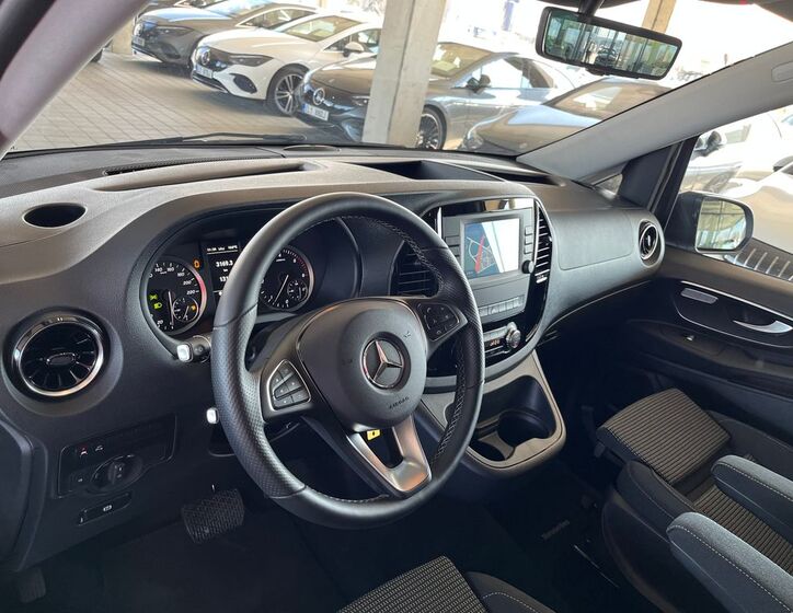 Mercedes-Benz Vito 12
