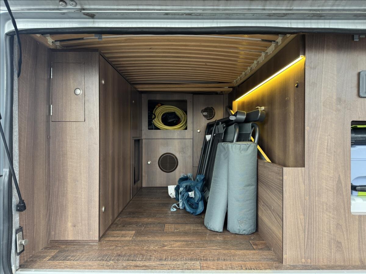 Peugeot Ostatní Ostatní 3,0 l 130 kw