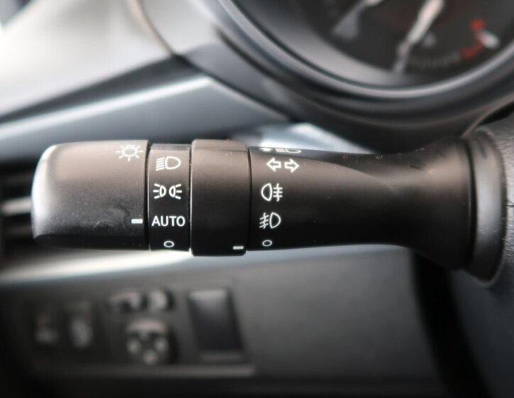 Toyota Avensis Kombi 2,0 l 105 kw