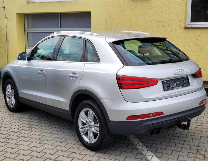 Audi Q3 11