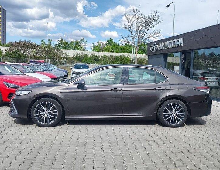 Toyota Camry Sedan / Limuzína 2,5 l 160 kw