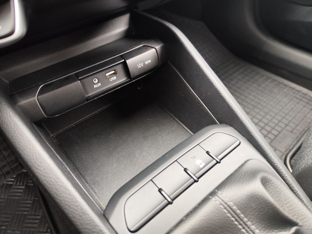 KIA Stonic Hatchback 1,2 l 62 kw