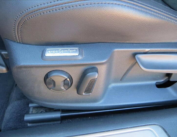 Volkswagen Passat Kombi 2,0 l 140 kw