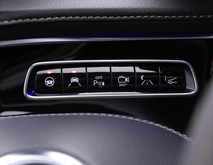 Mercedes-Benz Třídy S Kupé 5,5 l 430 kw