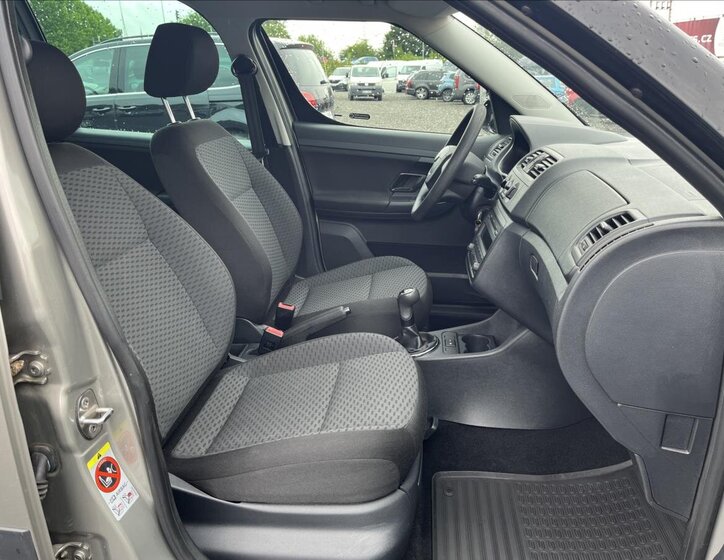 Škoda Roomster 14