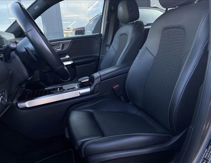 Mercedes-Benz GLB SUV / Terénní 2,0 l 110 kw