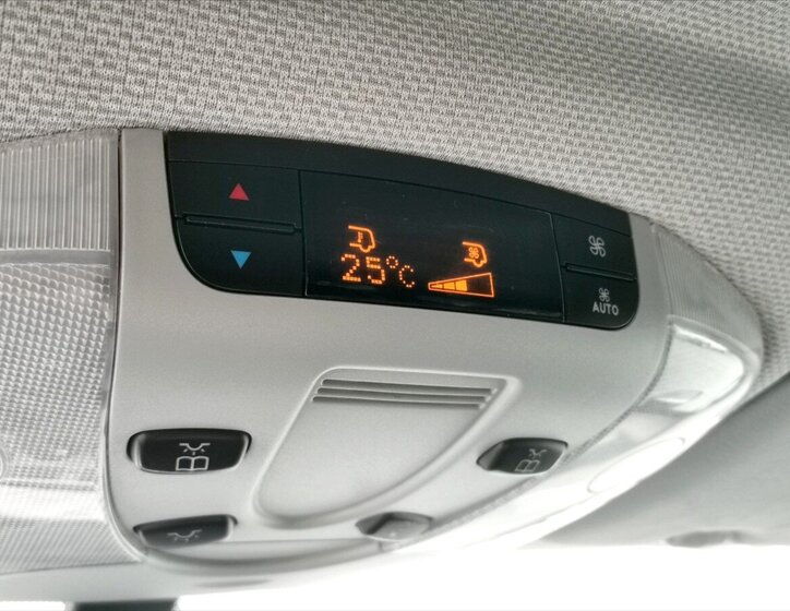 Mercedes-Benz Vito 16