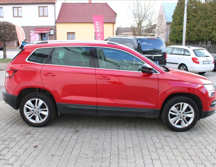 Škoda Karoq SUV / Terénní 1,5 l 110 kw
