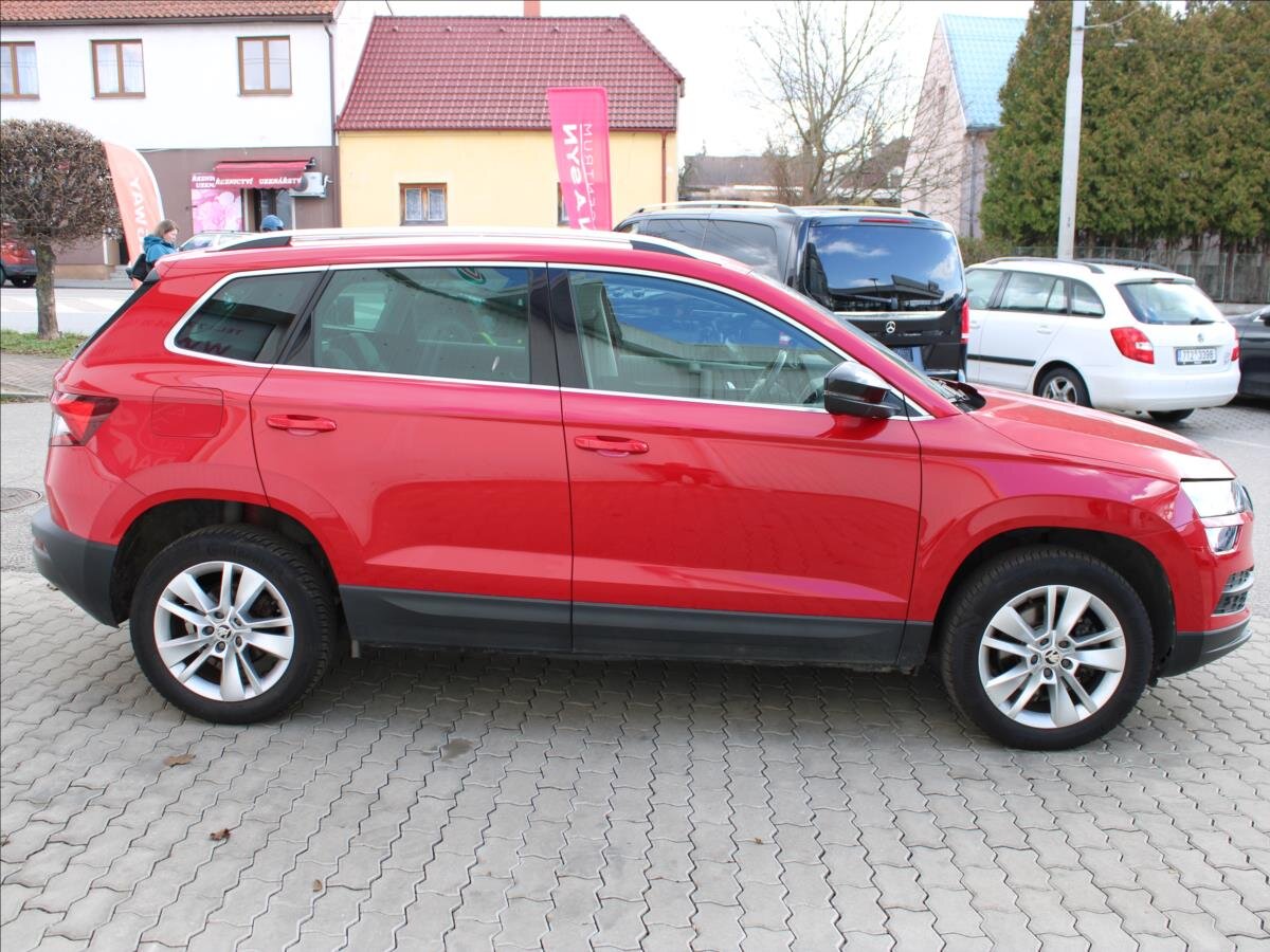 Škoda Karoq SUV / Terénní 1,5 l 110 kw