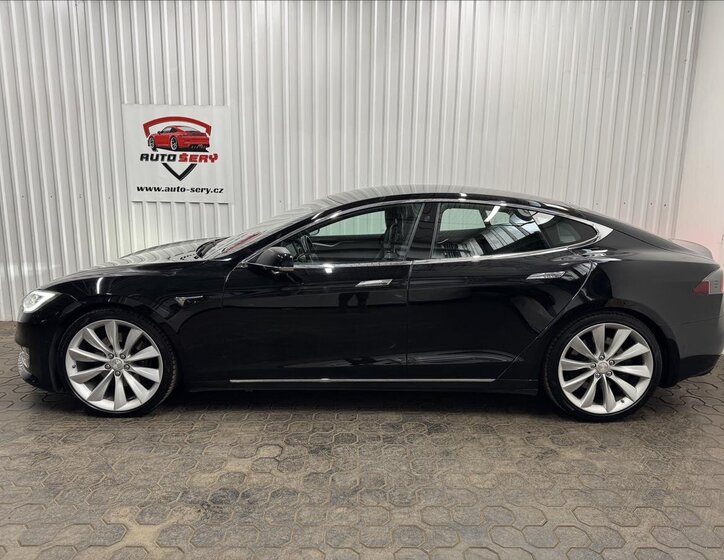 Tesla Model S Liftback 0,0 311 kw