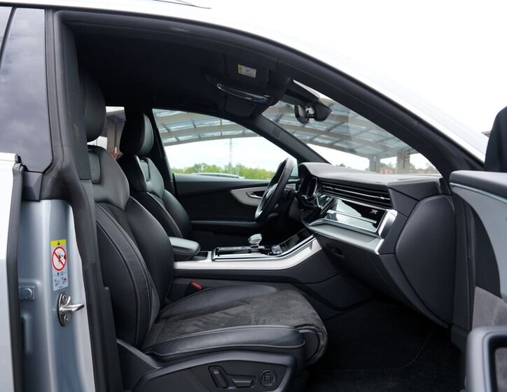 Audi Q8 SUV / Terénní 3,0 l 250 kw
