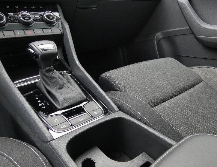 Škoda Karoq SUV / Terénní 1,5 l 110 kw