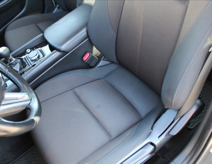 Mazda 3 Sedan / Limuzína 2,0 l 110 kw