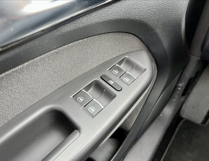 Volkswagen Touran MPV 1,6 l 77 kw