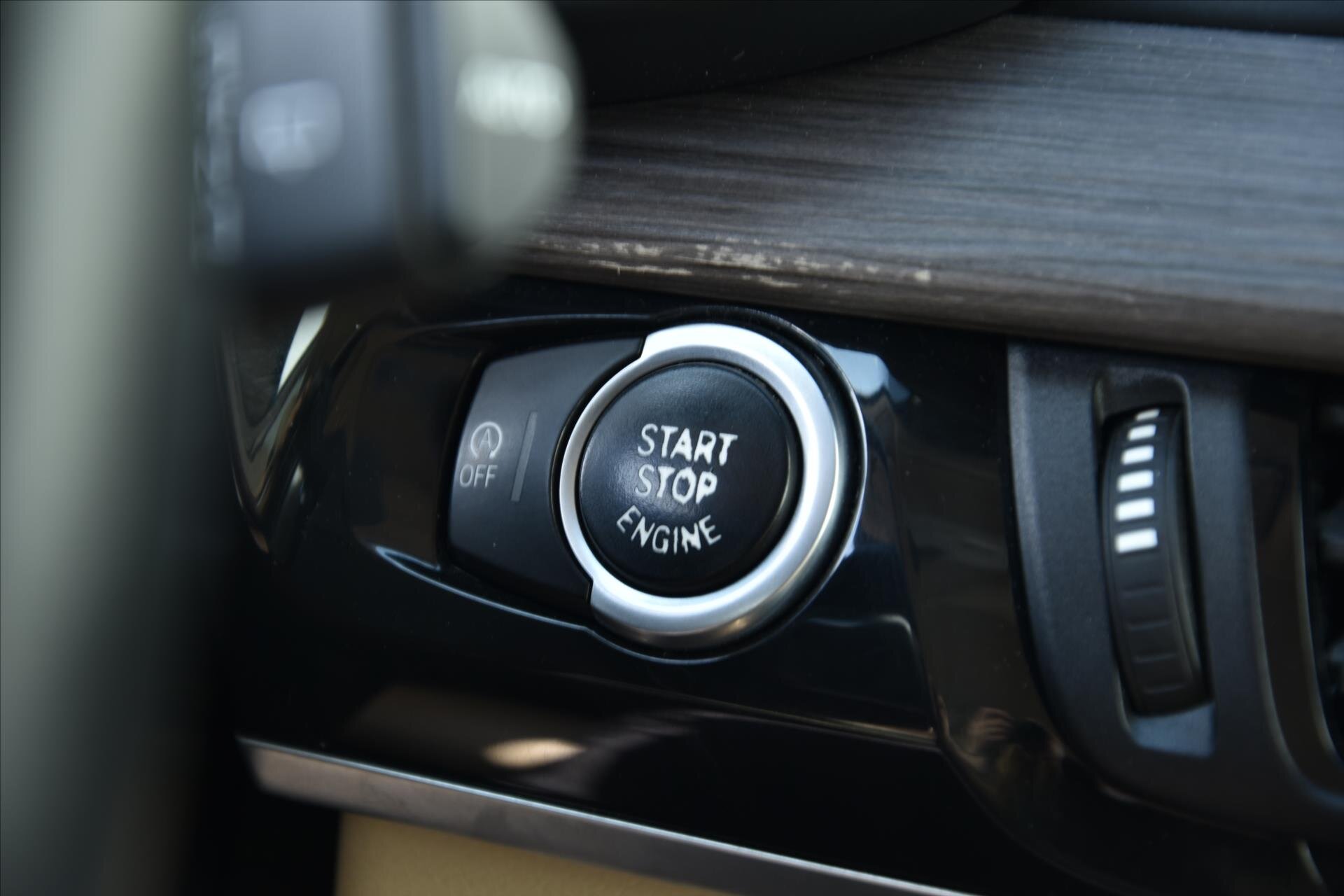 BMW X5 SUV / Terénní 3,0 l 230 kw