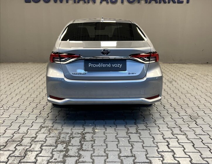 Toyota Corolla Sedan / Limuzína 1,8 l 72 kw