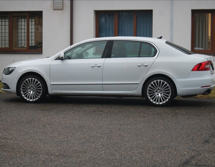 Škoda Superb Sedan 2,0 l 125 kw