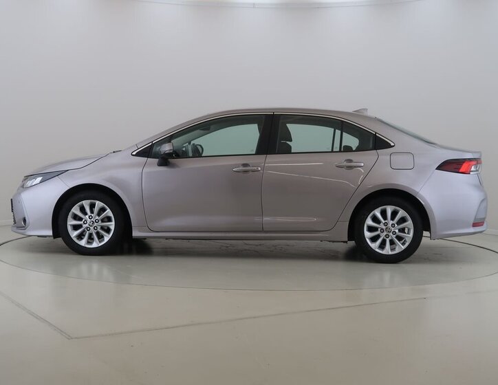 Toyota Corolla Sedan / Limuzína 1,5 l 92 kw