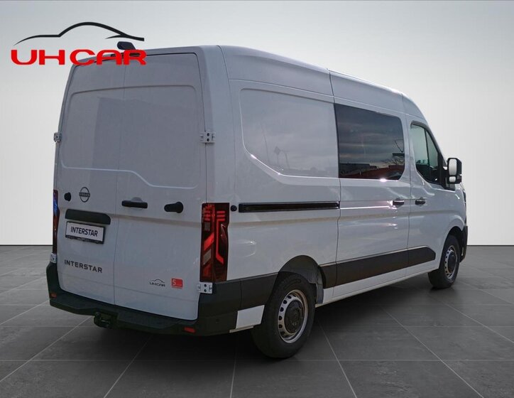 Nissan Interstar 5