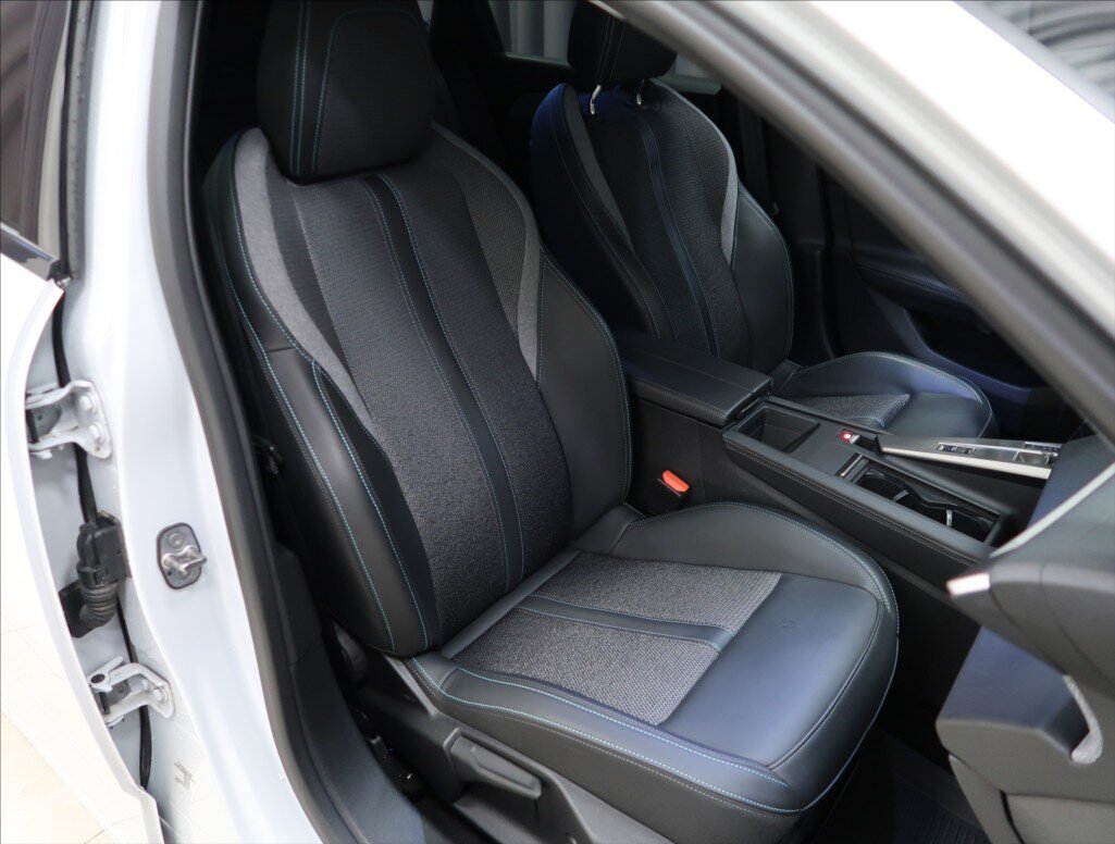 Peugeot 308 Kombi 1,2 l 96 kw